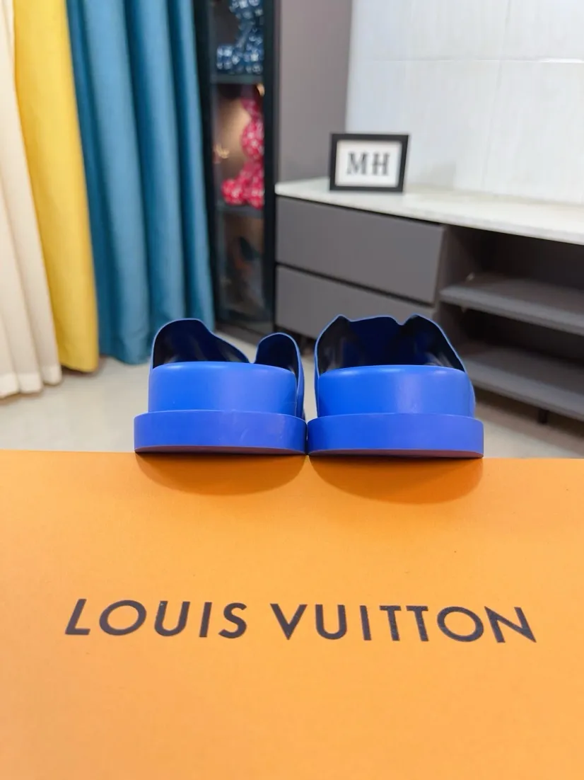 Men's shoes 💰300🌹🌹【LV】Multi-color new men's slippers, original top quality version, original special frosted cowhide➕sheepskin inner and side, non-slip combination sole, more stable walking, more comfortable and lightweight, high-end and generous, size: 38~44